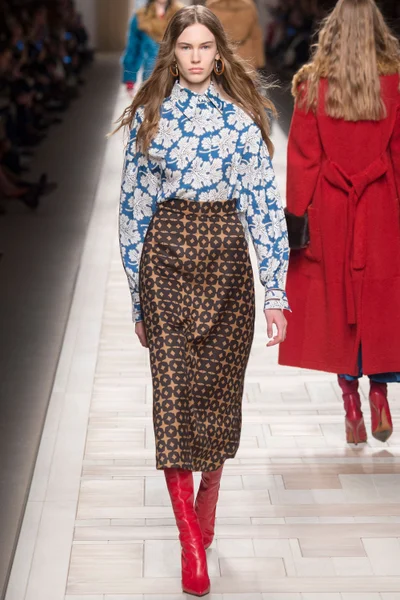 Look 25